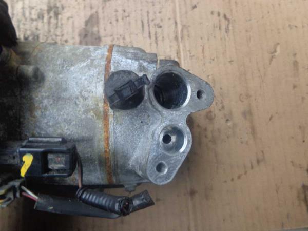 COMPRESSEUR DE CLIMATISATION RENAULT - Vue 3